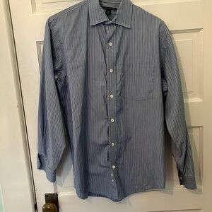 BANANA REPUBLIC blue, navy, and white striped men’s dress shirt size S. 14-14.5
